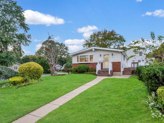 Single-Family Home — Deer Park (SOLD)