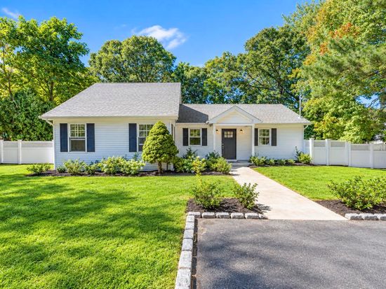 3 Bed / 2 Bath Rental — Selden