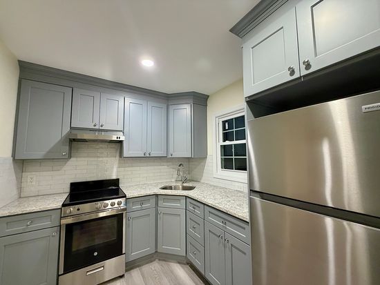 2 Bed Rental — Floral Park
